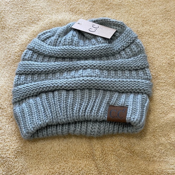 Women’s hat - Picture 1 of 1
